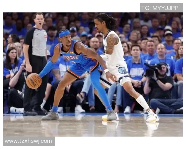 雷霆队与小正队精彩对决正在直播中，快来一起见证这场激烈比赛的精彩瞬间